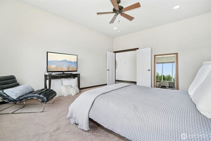 Property Photo:  12529  287th Avenue SE  WA 98272 