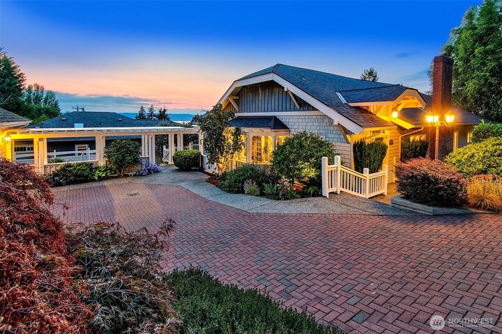 Property Photo:  16905  35th Avenue SW  WA 98166 