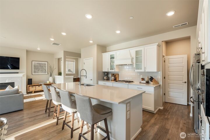 Property Photo:  28931  239th Avenue SE  WA 98010 