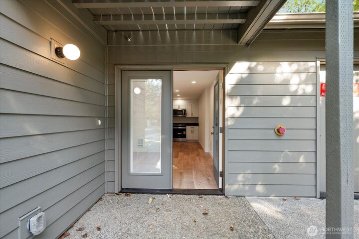 Property Photo: 6440 139th Place NE 1 WA 98052