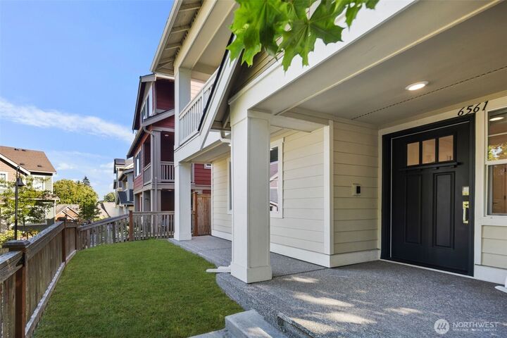 Property Photo:  6561  30th Place SW  WA 98126 