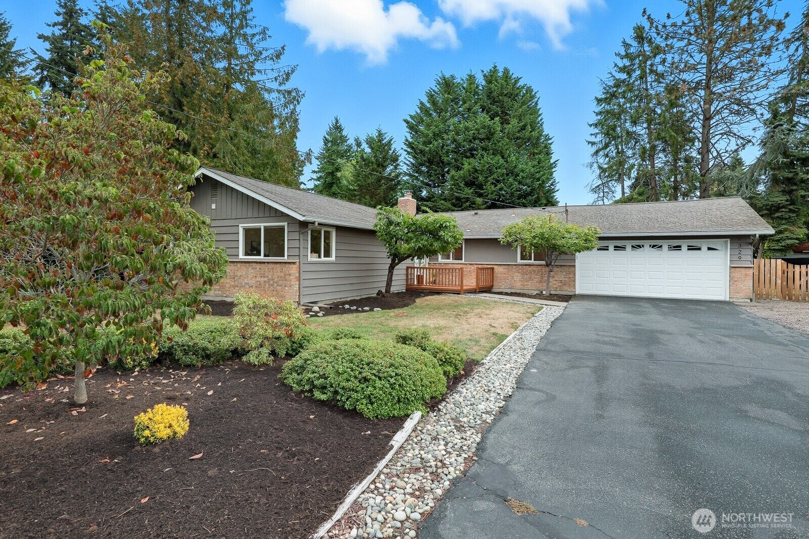 Property Photo: 7329 NE 145th Place WA 98028