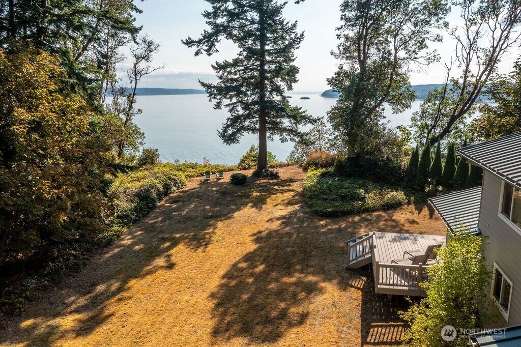 Property Photo:  26  Sound Place  WA 98206 