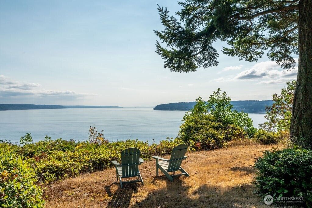 Property Photo:  26  G Sound Place  WA 98206 