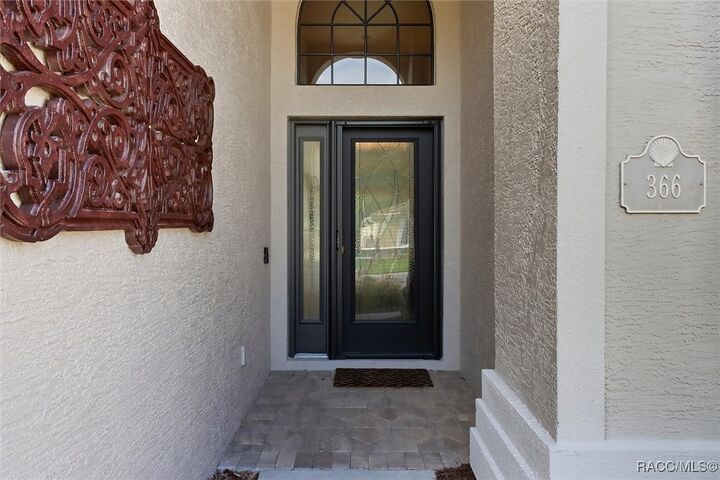 Property Photo: 366 W Doerr Path FL 34442
