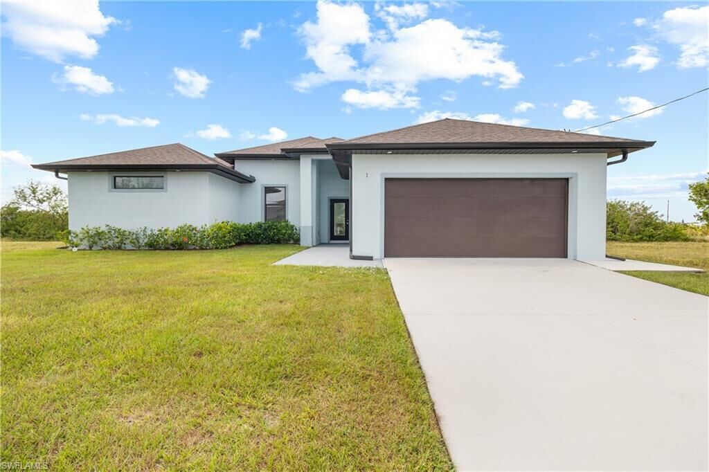 Property Photo:  1806 NE 21st Place  FL 33909 