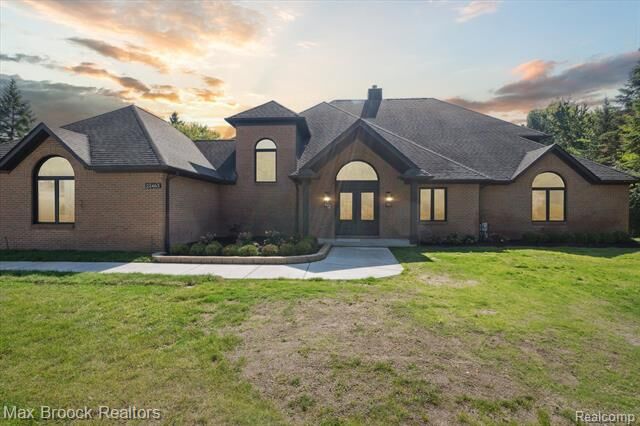 Property Photo:  22463 Norfolk Court  MI 48374 