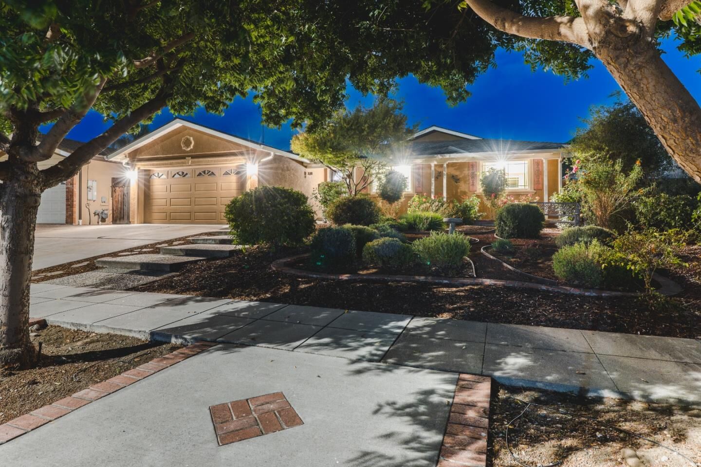 Property Photo:  864 Midvale Lane  CA 95136 