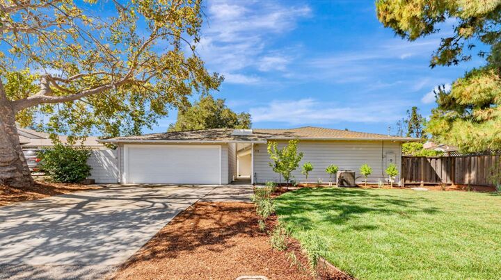 Property Photo:  376 Alicia Way  CA 94022 