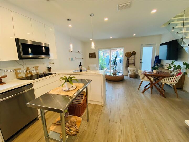 798 Crandon Blvd 57B  Key Biscayne FL 33149 photo