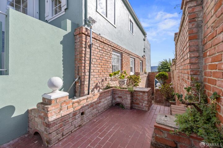 Property Photo:  435 Wilde Avenue  CA 94134 