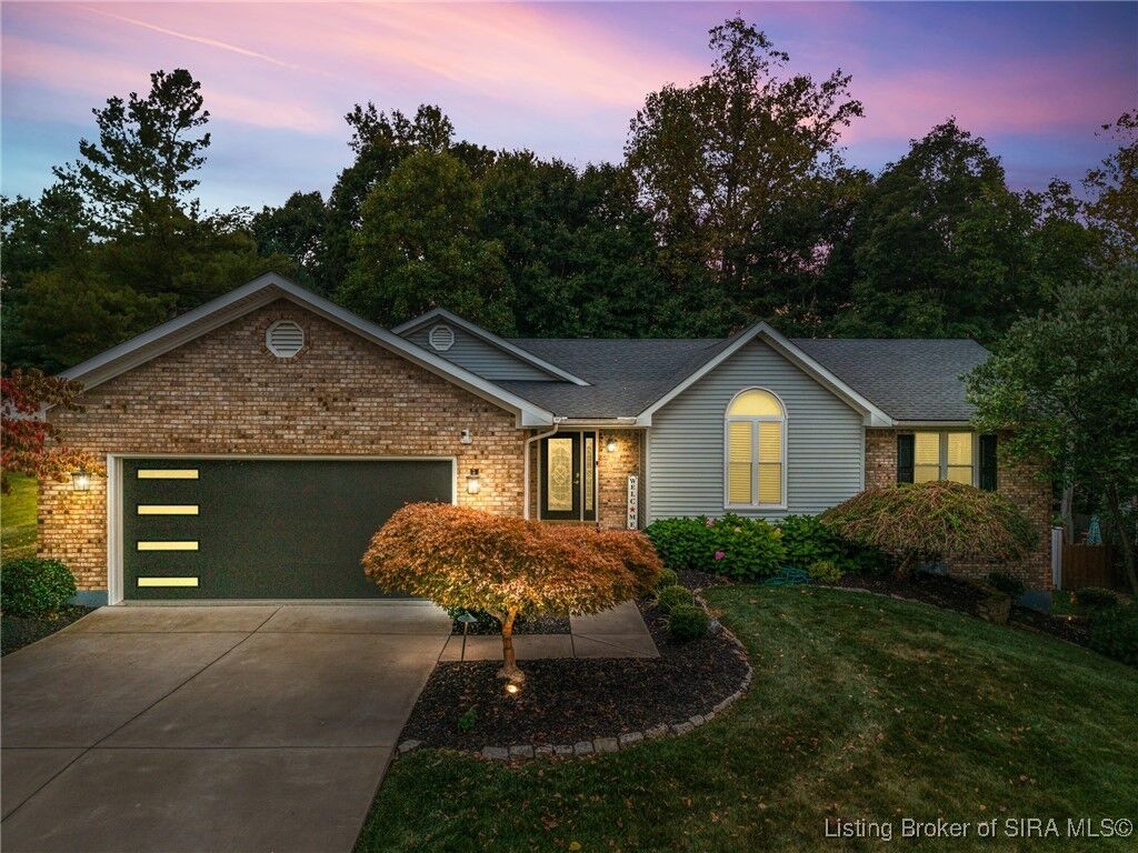 Property Photo: 4605 Shadyview Drive IN 47119