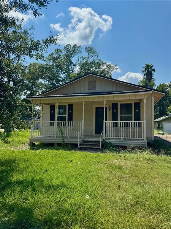 Property Photo: 117 S 7th Street S LA 70655