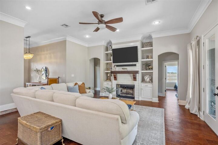 Property Photo:  4506 Wilshire Lane  LA 70665 