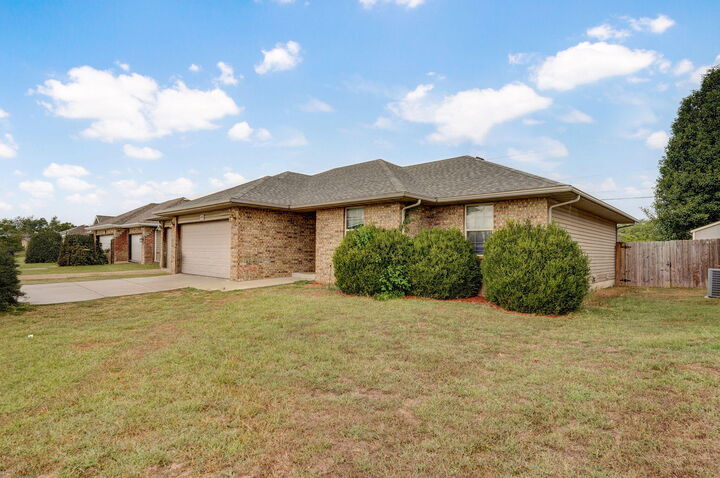 4409 W Nicholas Street  Springfield MO 65802 photo
