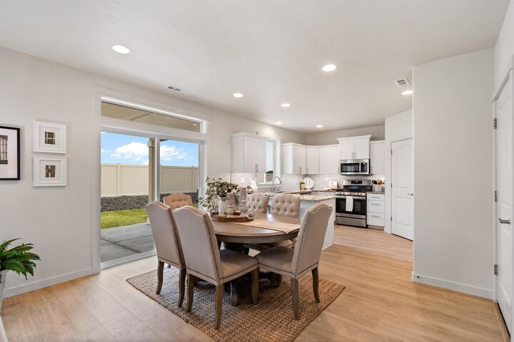 Property Photo:  6898 E Faywood Ln 8/3 Timberline  WA 99217 