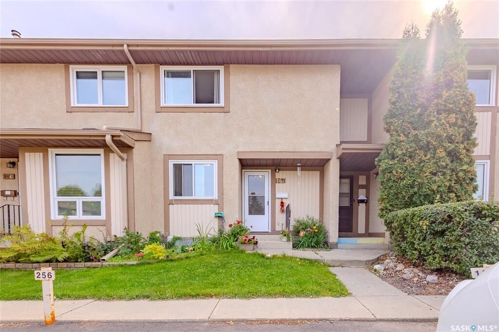 Property Photo: 1128 McKercher Drive 147 SK S7H 4Y7