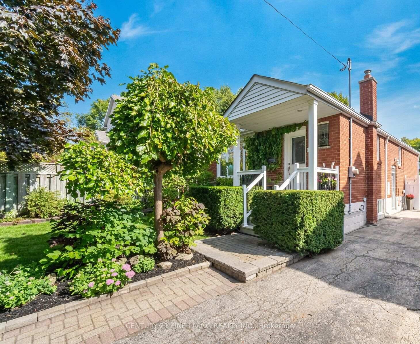 Property Photo:  151 Brooklawn Avenue  ON M1M 2P8 