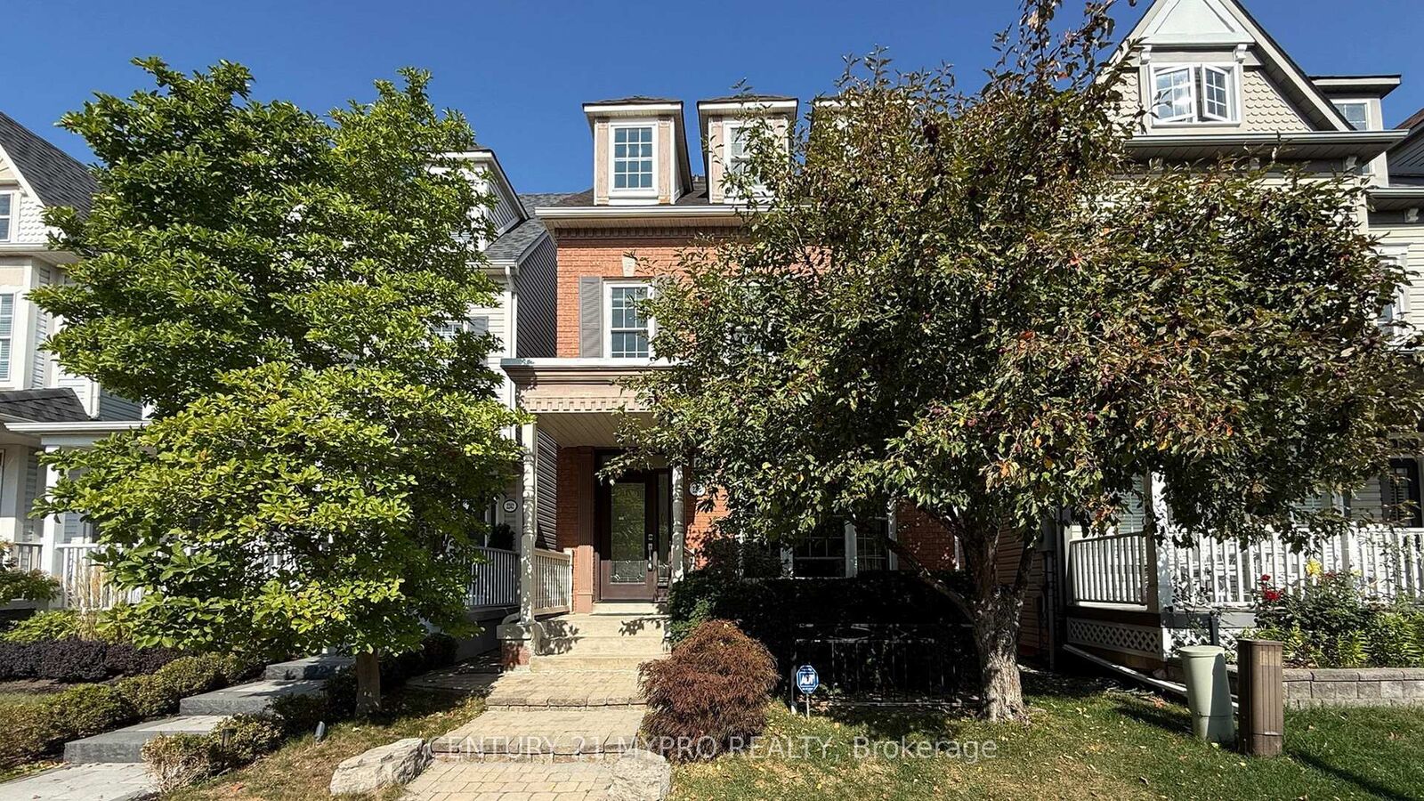 Property Photo:  2244 Norfolk Drive  ON L6H 6H4 