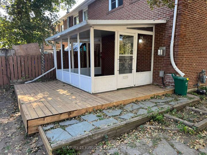 Photo de la propriété:  137 Jansen Avenue  ON N2A 2L8 