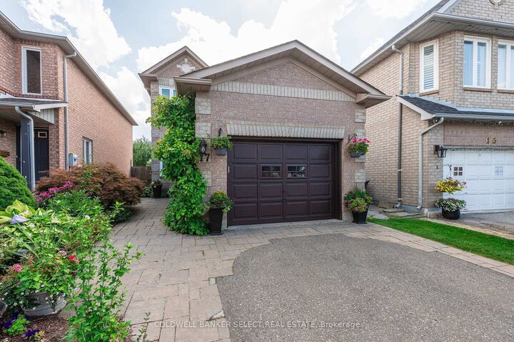Photo de la propriété: 17 Saddletree Trail ON L6X 4M5