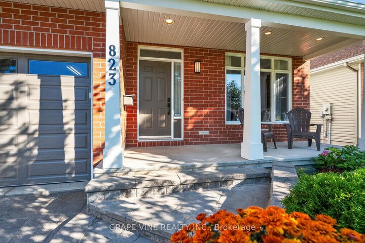 Property Photo:  823 Scala Avenue  ON K4A 4M2 