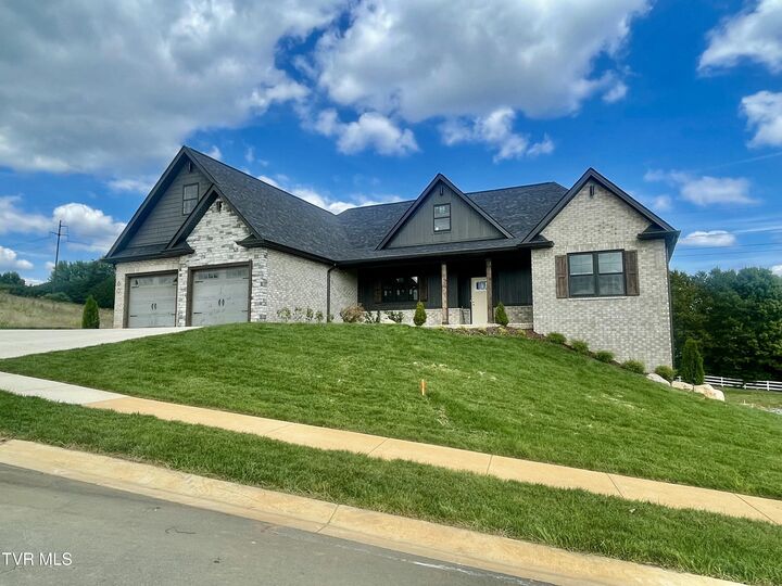 Property Photo: 60 Glaze Farm Way TN 37601