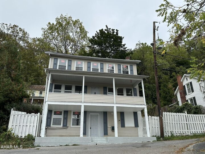 Property Photo:  255 Hillside Street  PA 15537 