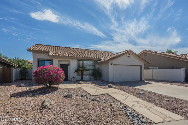 Property Photo:  14447 S 40th Place  AZ 85044 