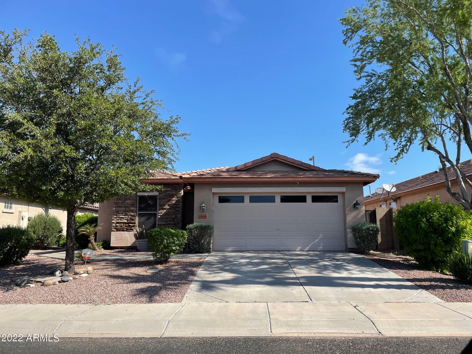 Property Photo: 25088 W Dove Circle AZ 85326