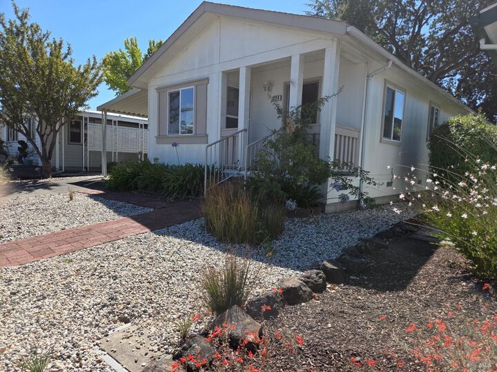 Property Photo:  224 Regency Court  CA 95401 