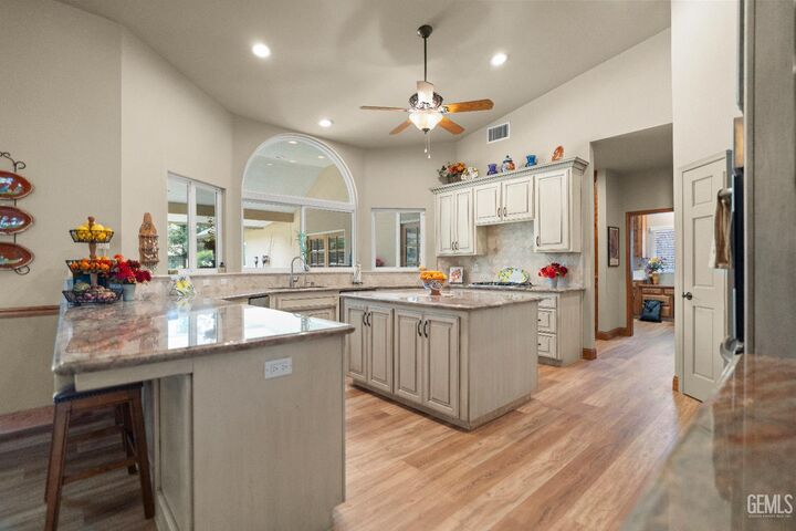 Property Photo:  9005 Montmedy Court  CA 93311 