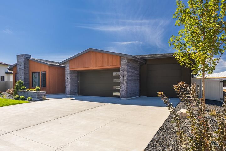 Property Photo:  583 N Pembina Place  ID 83616 