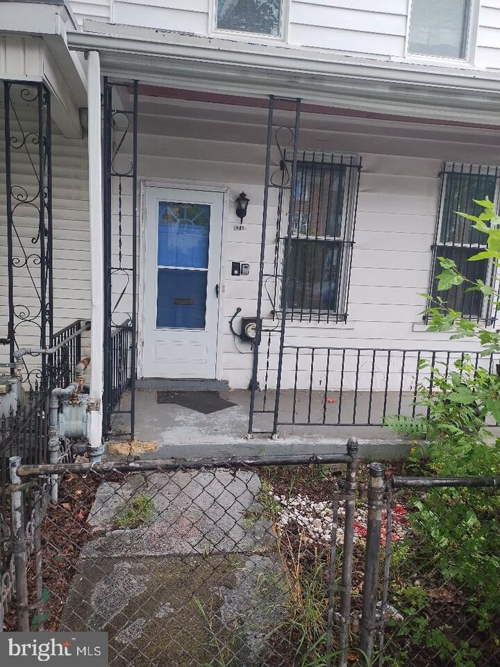 Property Photo:  1718 Independence Avenue SE  DC 20003 