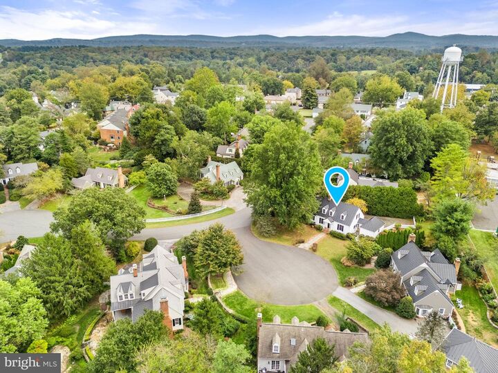 Property Photo:  12 Chinn Court  VA 20117