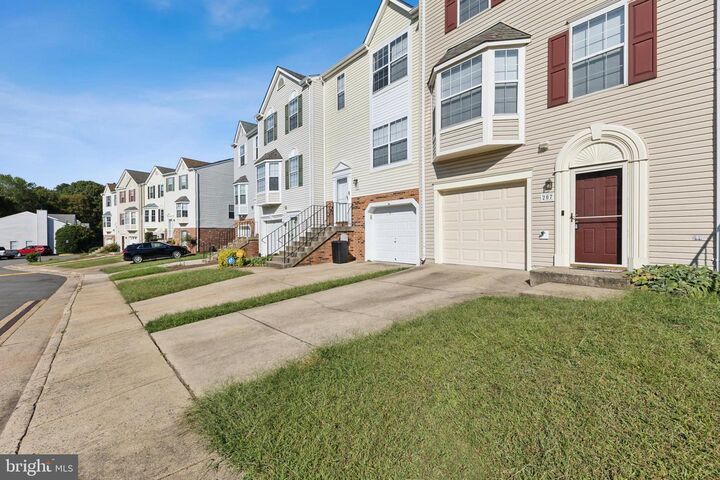 Property Photo: 207 Wimbeldon Court 210 VA 22556