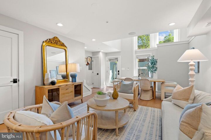 Property Photo:  910 9th Street NE 1  DC 20002 