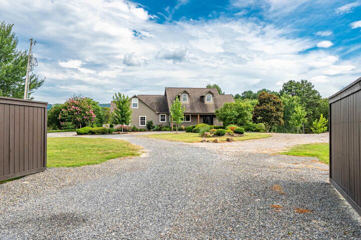 Property Photo: 1209 S Moore Road AR 71913