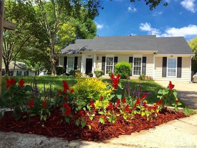 Property Photo:  13801 Dannemara Drive  NC 28134 