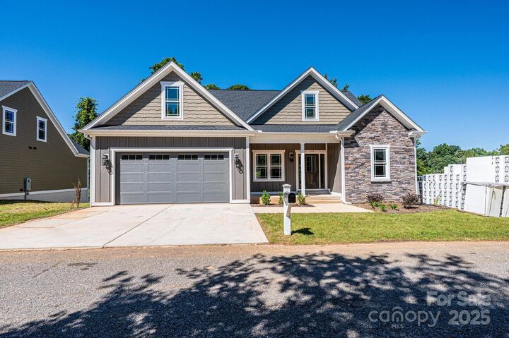 2115 6th Street NW  Hickory NC 28601 photo