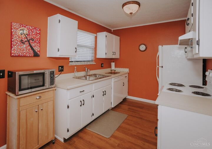 Property Photo:  7953 Tall Timbers Drive  OH 45052 