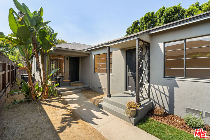 Property Photo:  3848 Legion Ln  CA 90039 