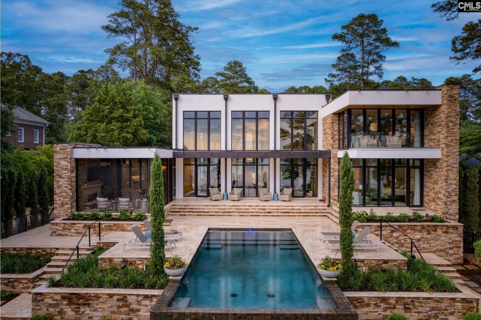 Property Photo: 6009 Lakeshore Drive SC 29206