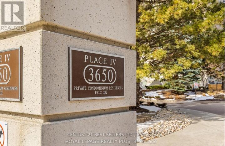 Property Photo:  3650 Kaneff Crescent 1803  ON L5A 4A1 