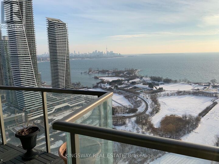 Property Photo: 2230 Lake Shore Boulevard West 3707 ON M8V 0B2