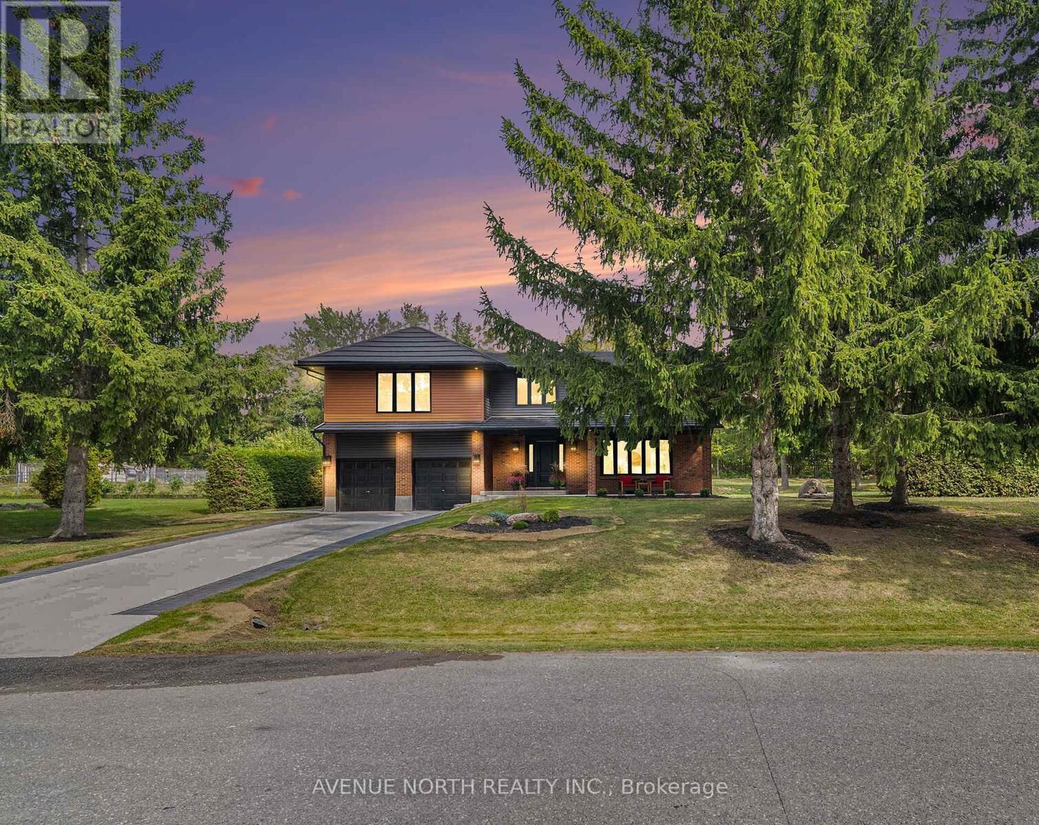 Property Photo: 19 Newland Drive ON K2J 3Z8
