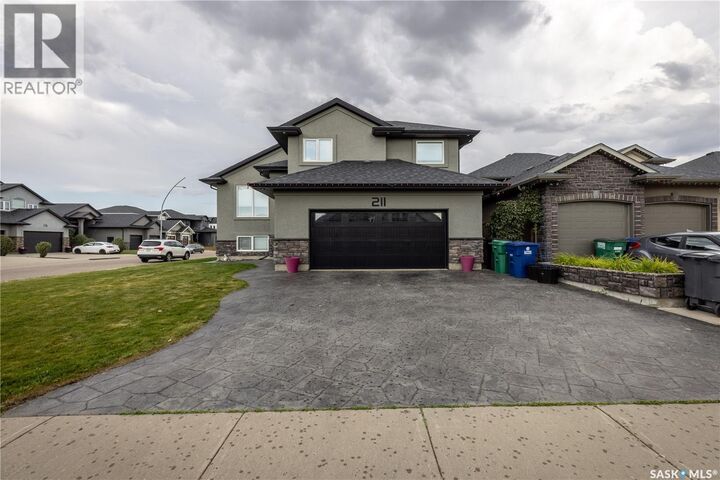 Property Photo:  211 Sauer Crescent  SK S7S 1L9 
