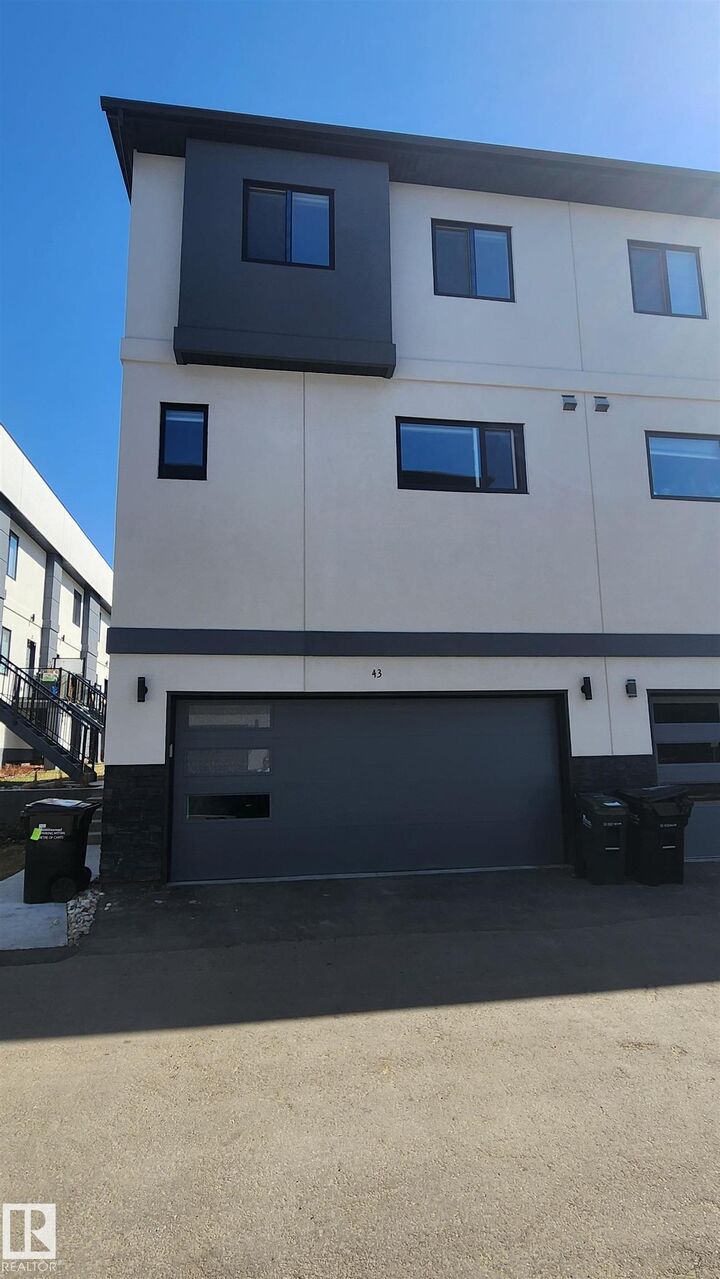 Property Photo:  10 Salisbury Way 45  AB T8B 0B1 