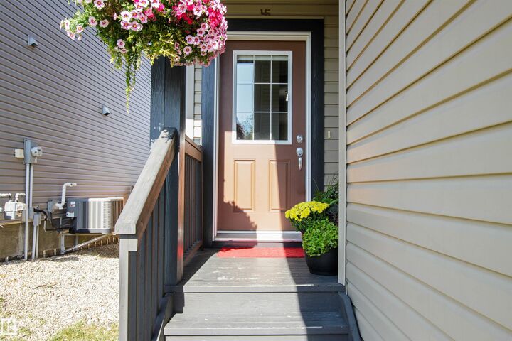 Property Photo:  26 Ambleside Way  AB T8H 1A5 