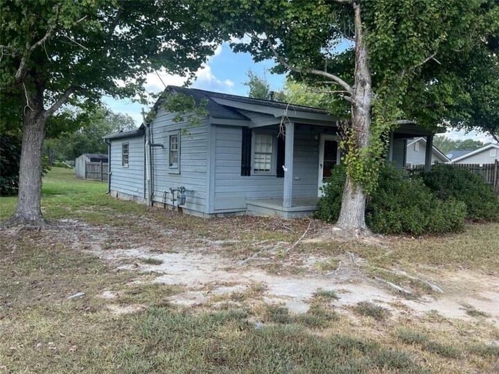 Property Photo: 2837 Highway 81 GA 30054